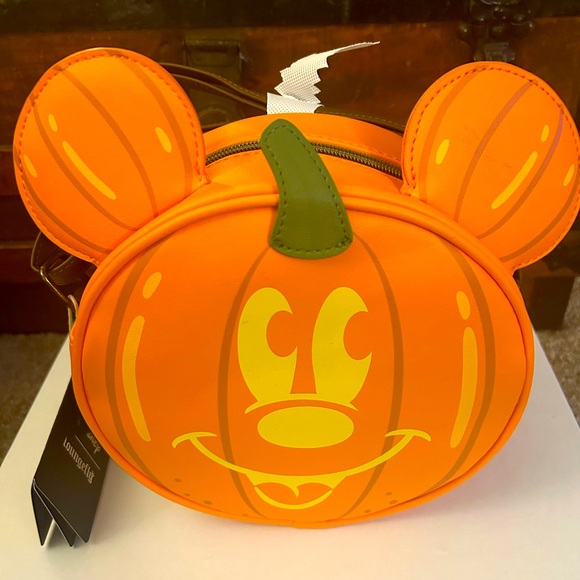 Disney Loungefly Mickey Pumpkin Crossbody - NWT - Picture 1 of 5